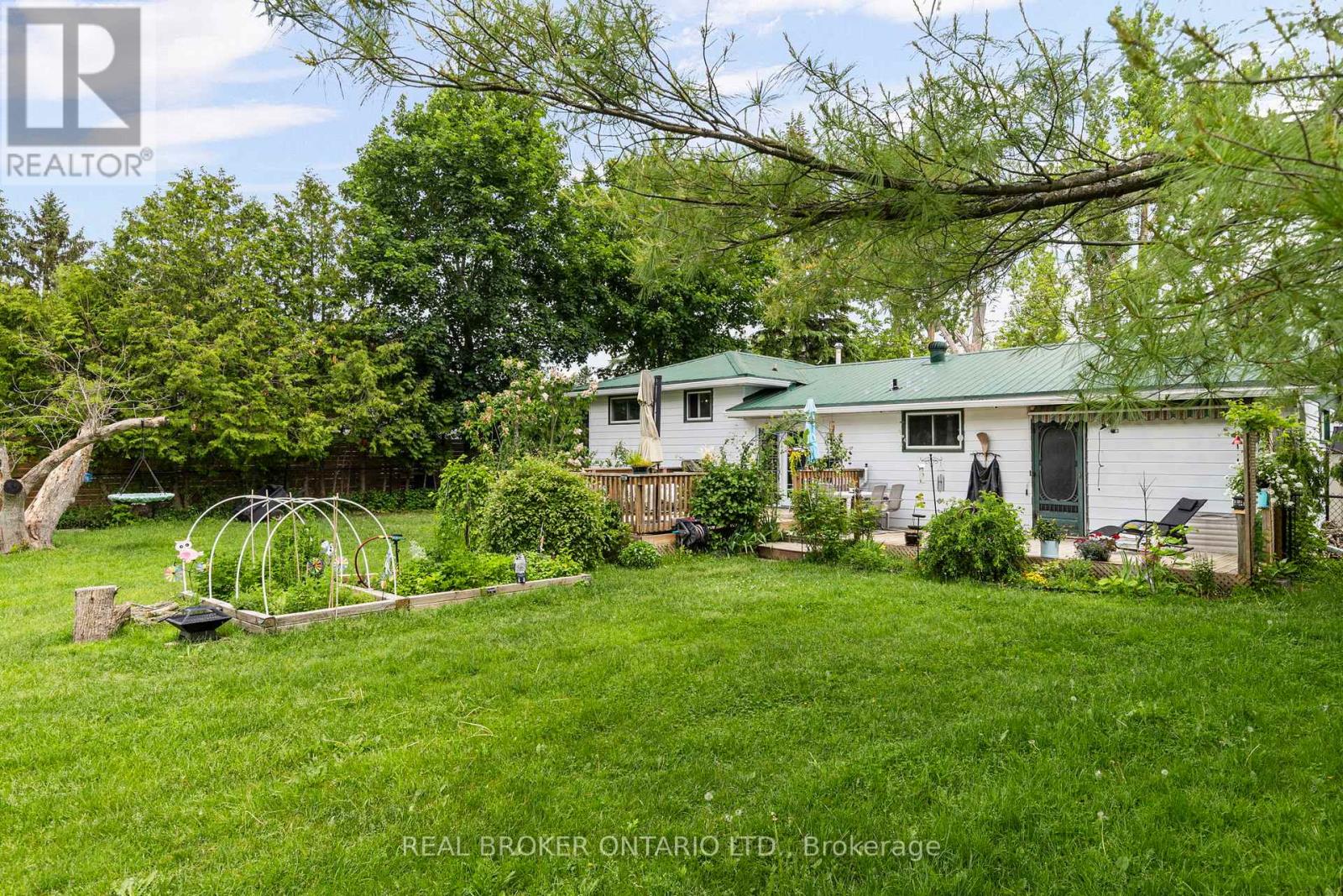 493 BAY STREET - 28