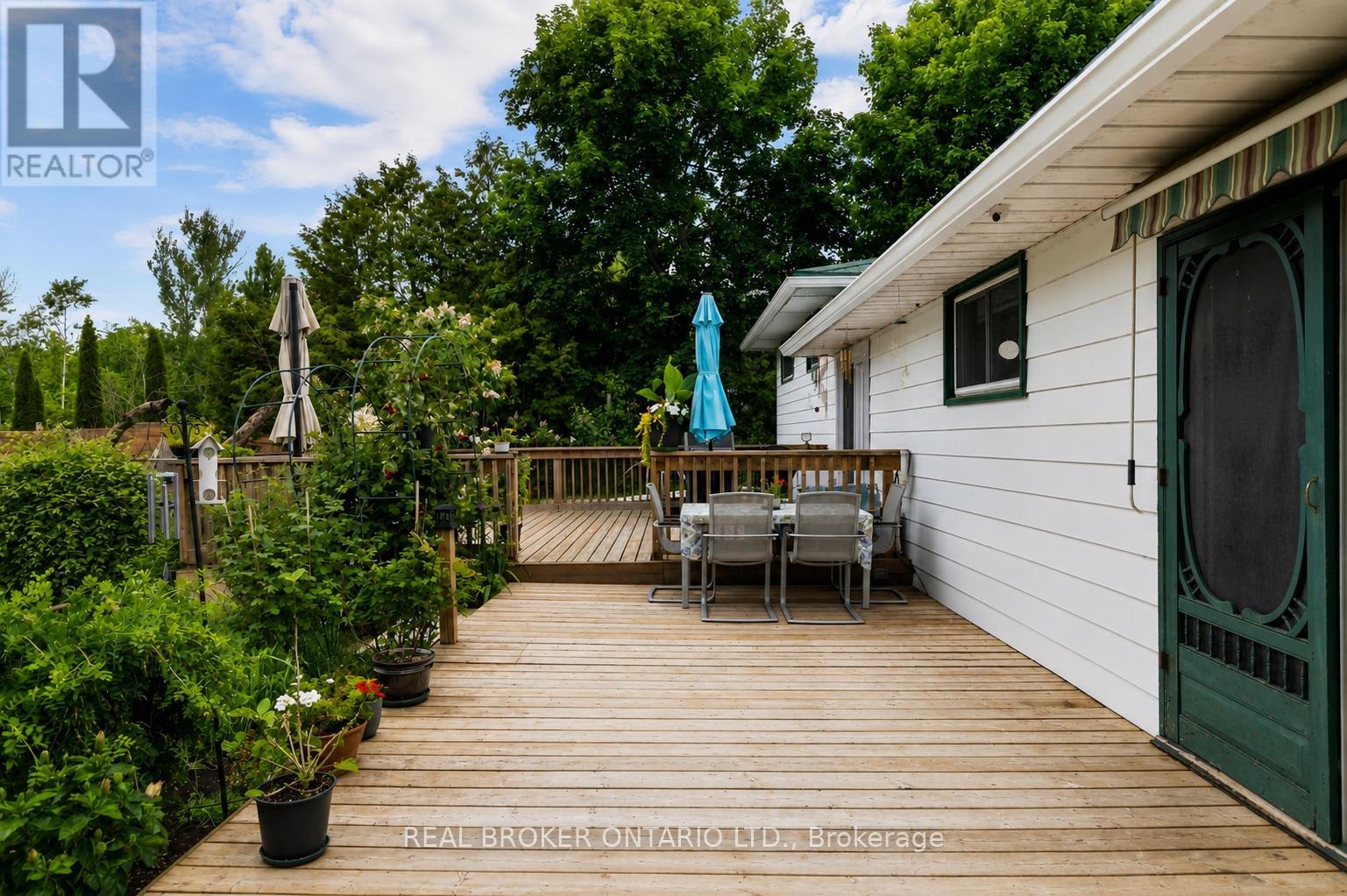 493 BAY STREET - 26