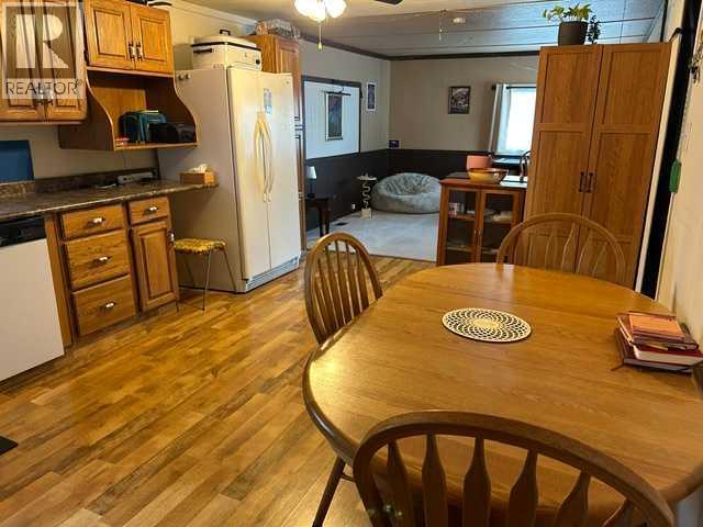 extra cabinets included