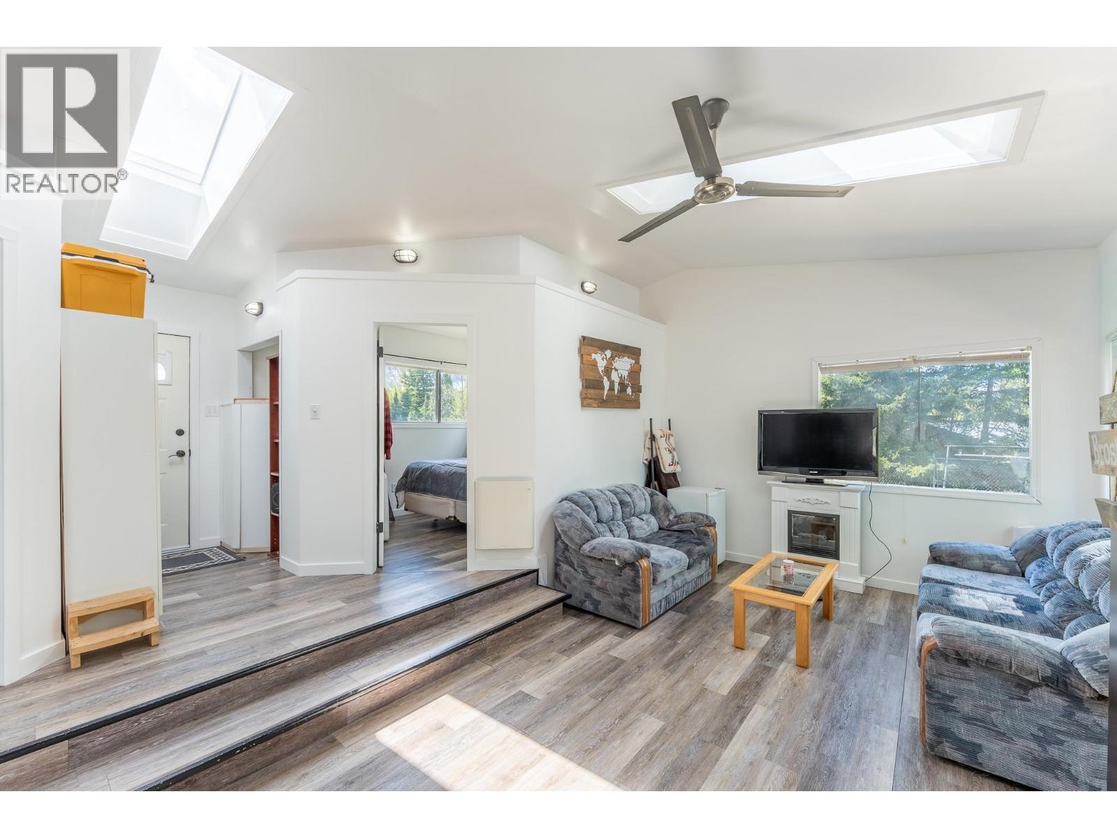 49620 LLOYD DRIVE - 17