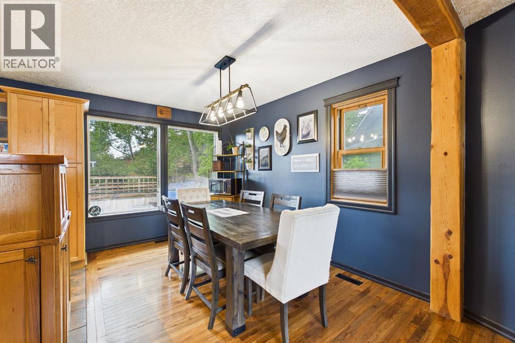 615 7 Street SE — photo 9
