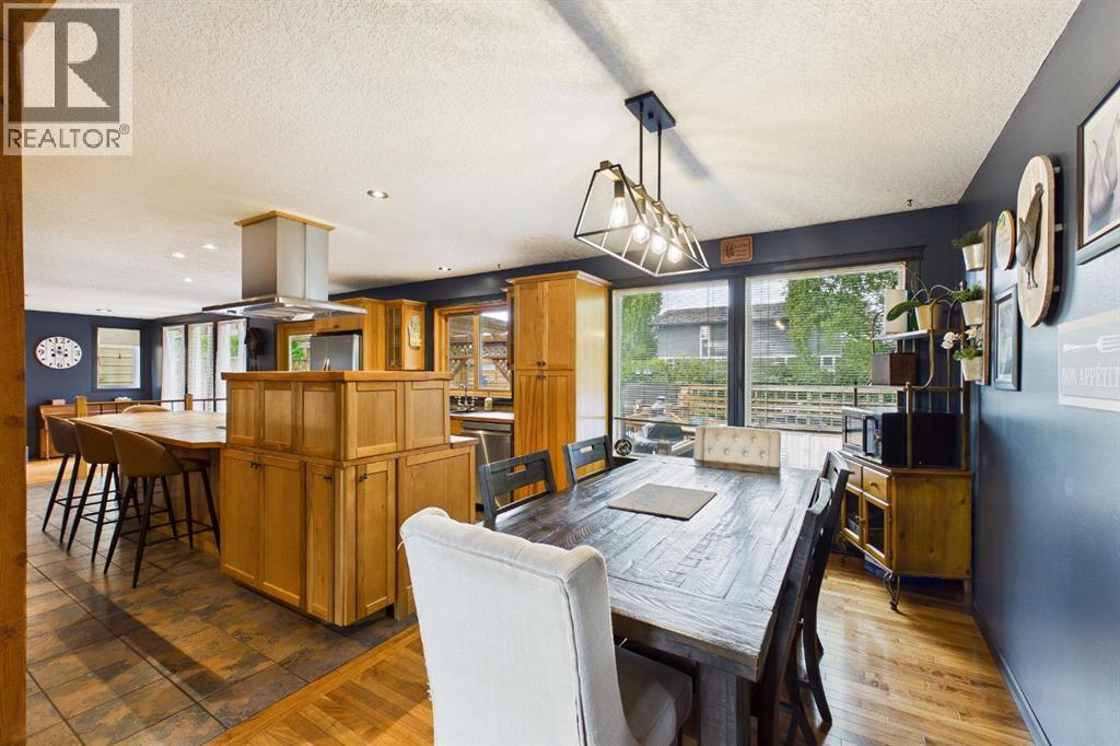 615 7 Street SE — photo 11