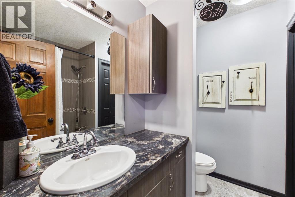 615 7 Street SE — photo 27