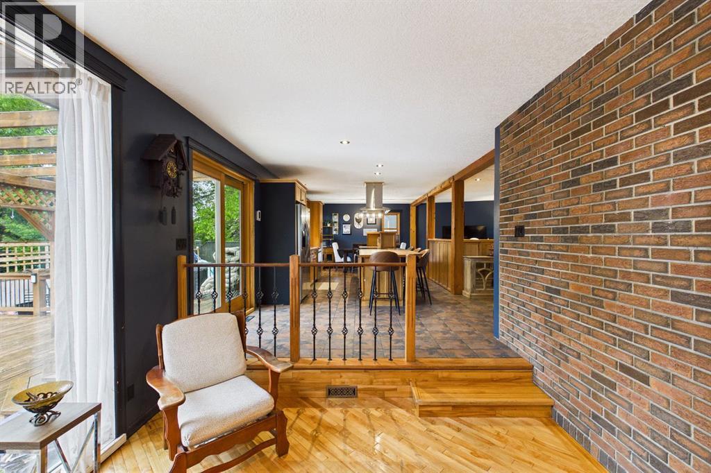 615 7 Street SE — photo 18