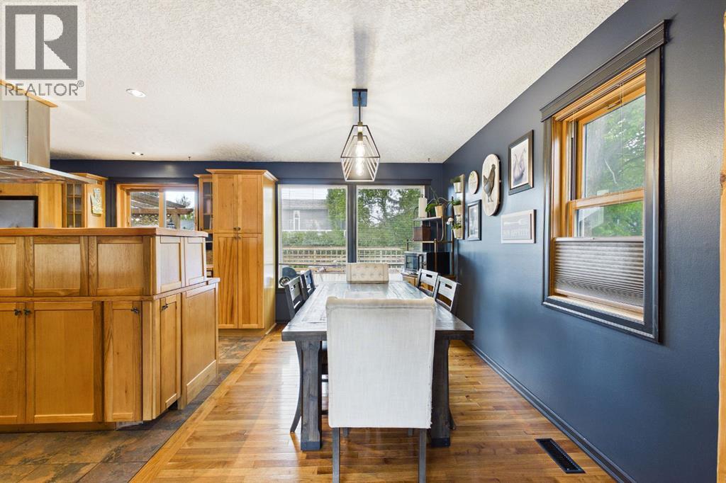 615 7 Street SE — photo 10