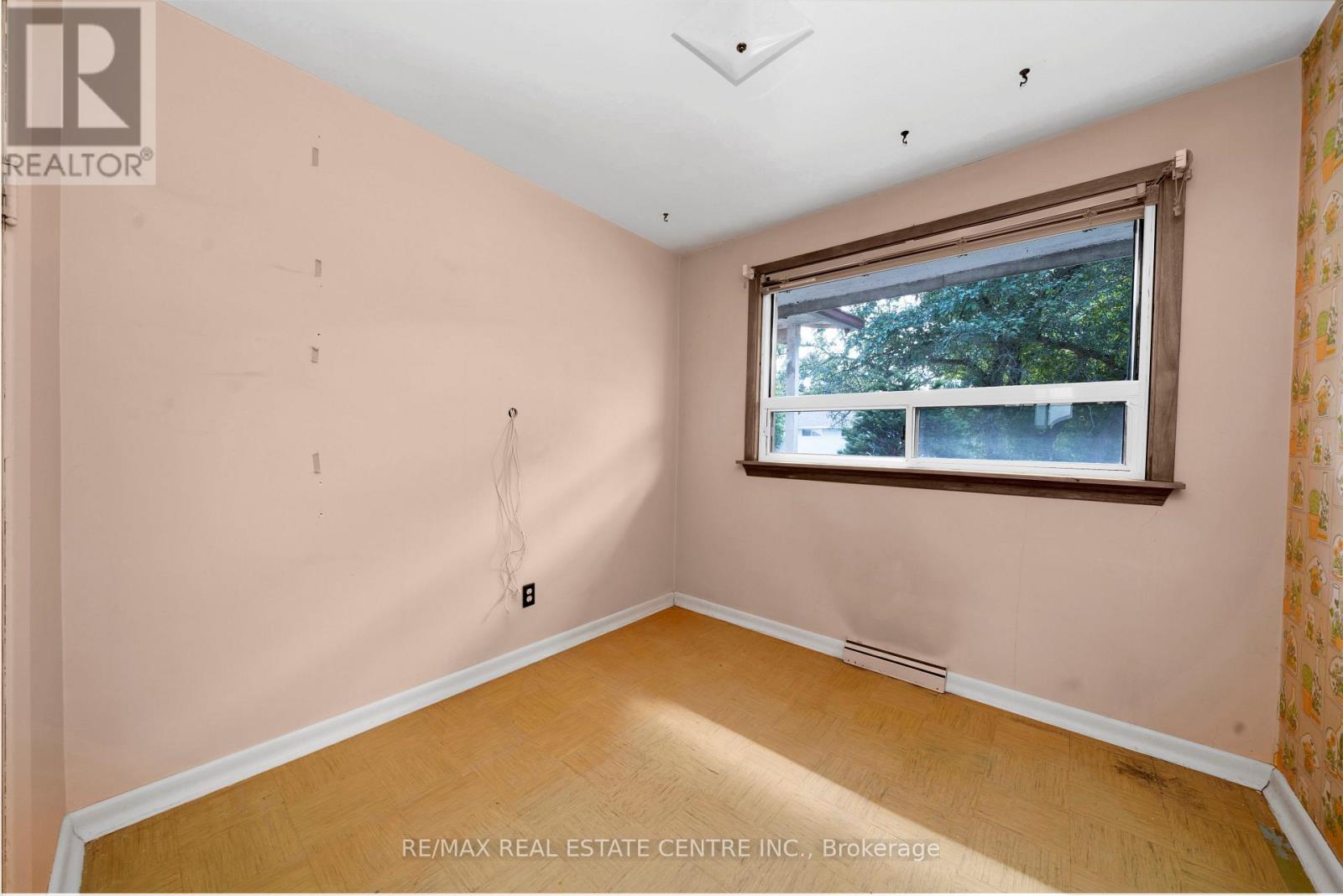 4 PAULINE STREET - 12