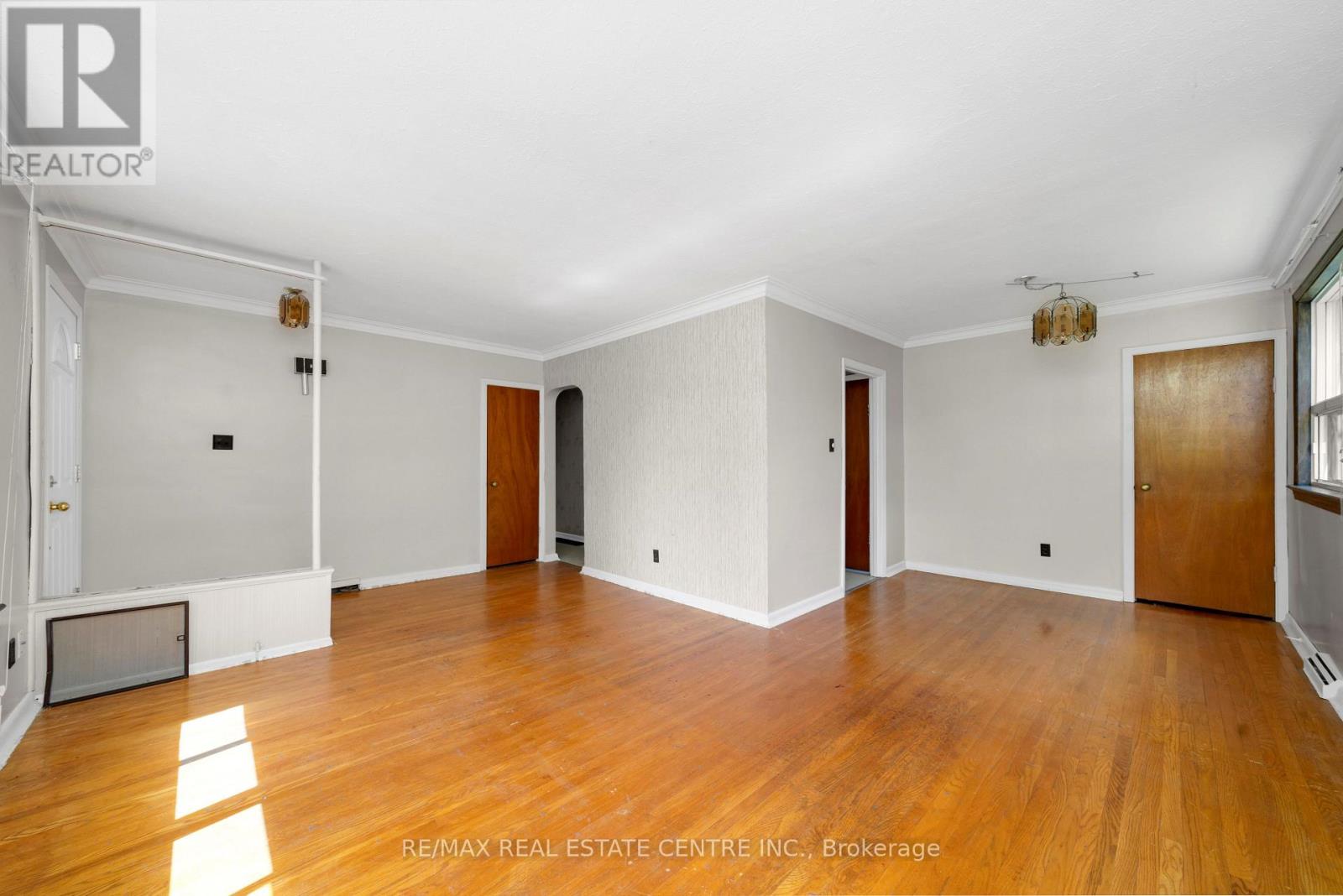 4 PAULINE STREET - 8