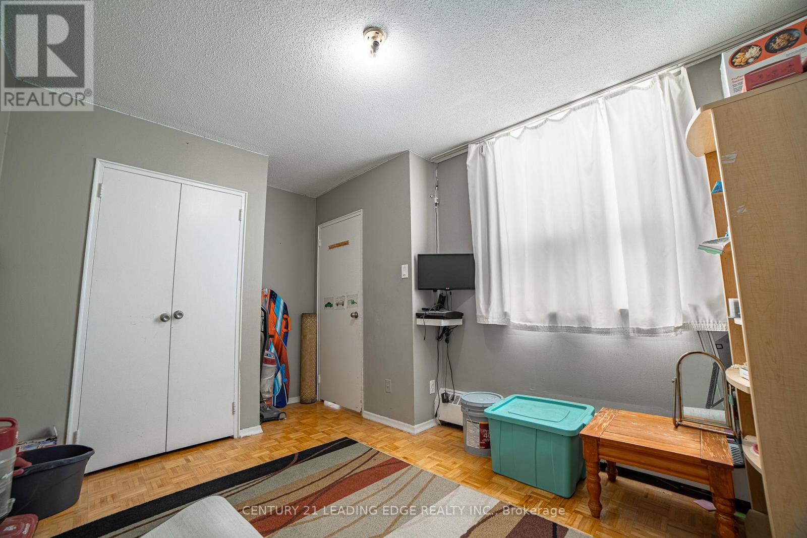 #402 80 GRANDRAVINE DRIVE - 17
