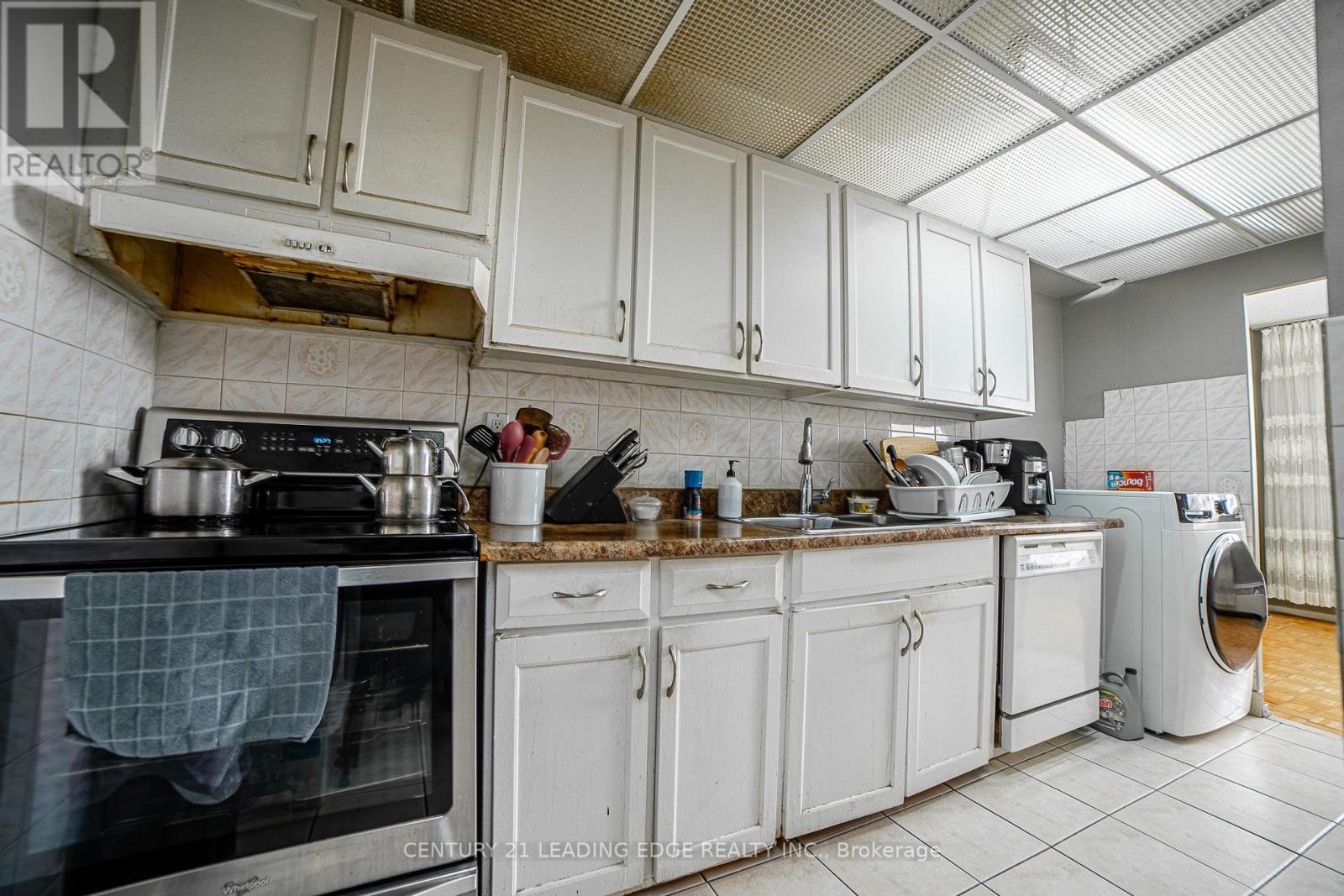 #402 80 GRANDRAVINE DRIVE - 8