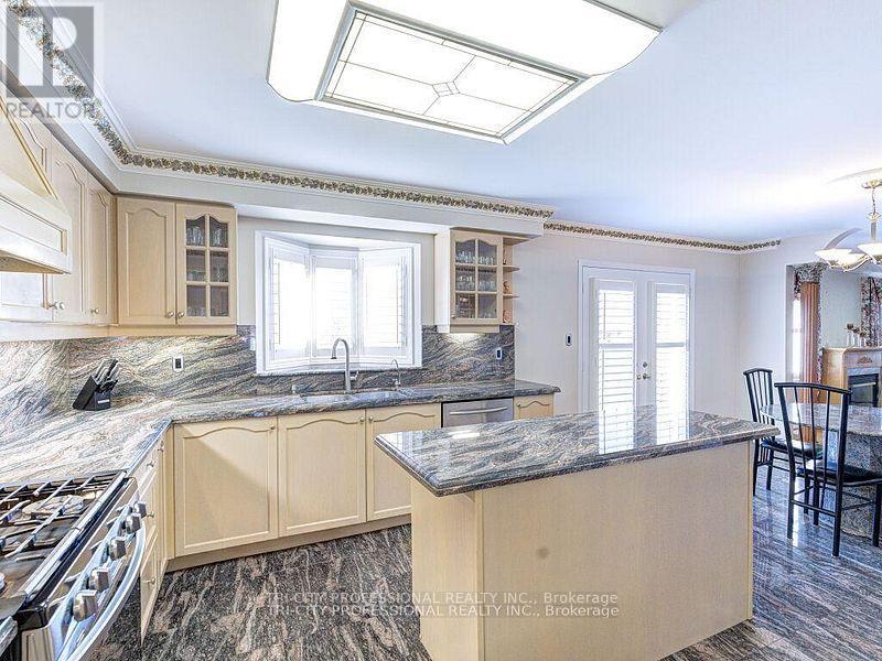 61 WOODVALLEY DRIVE - 18