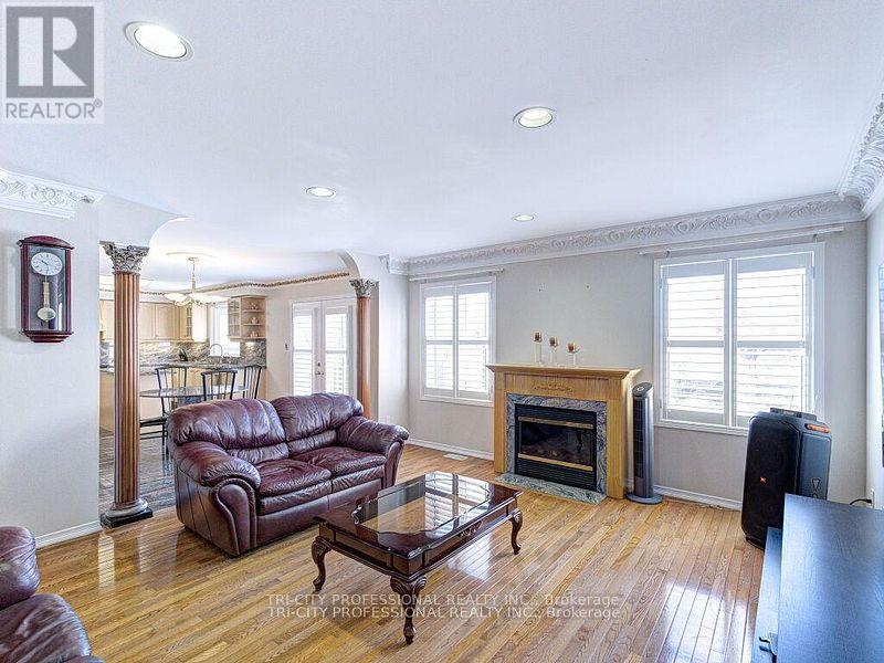 61 WOODVALLEY DRIVE - 21