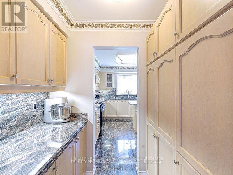 61 WOODVALLEY DRIVE - 22