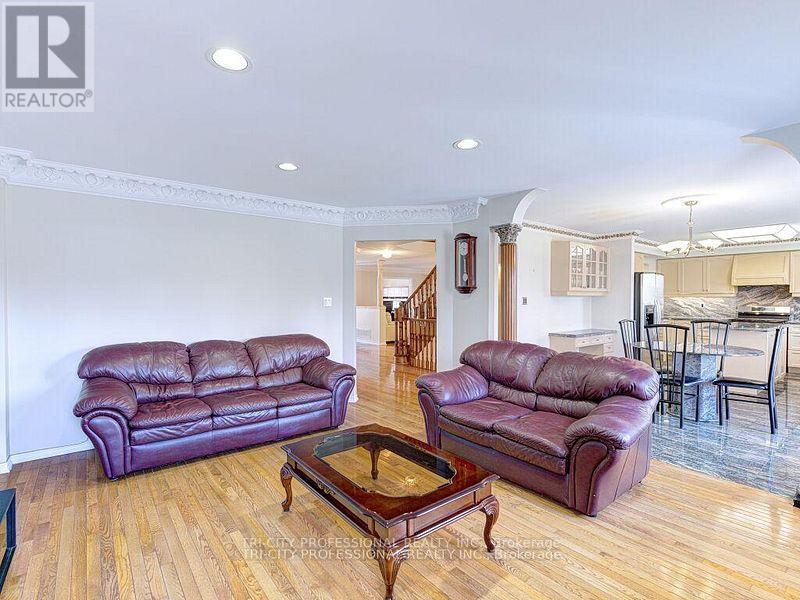 61 WOODVALLEY DRIVE - 25