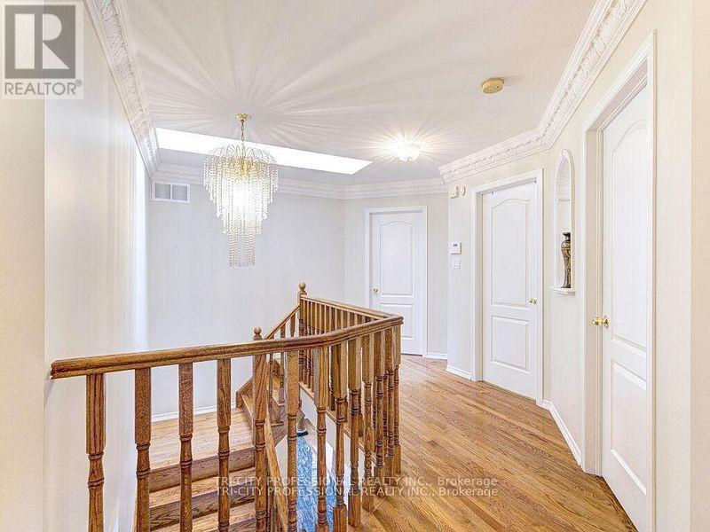 61 WOODVALLEY DRIVE - 28