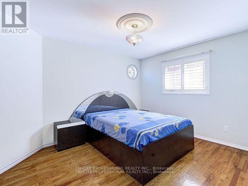 61 WOODVALLEY DRIVE - 33