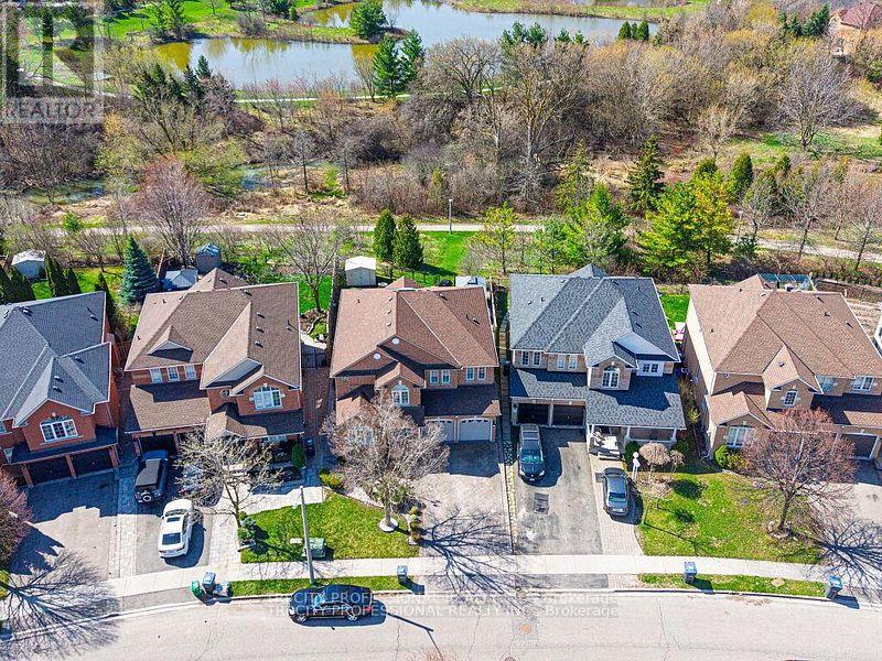61 WOODVALLEY DRIVE - 40