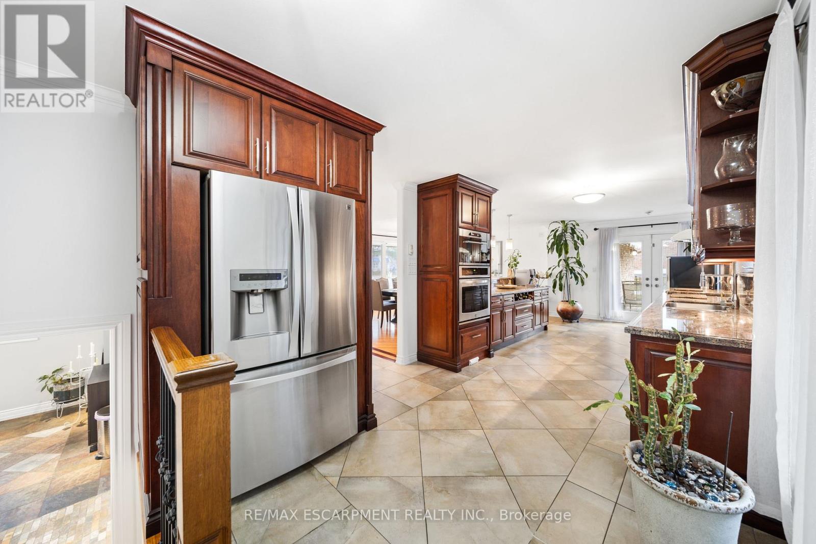 1045 BLOOR STREET - 11