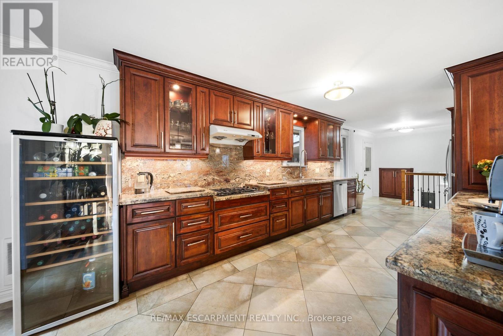1045 BLOOR STREET - 13