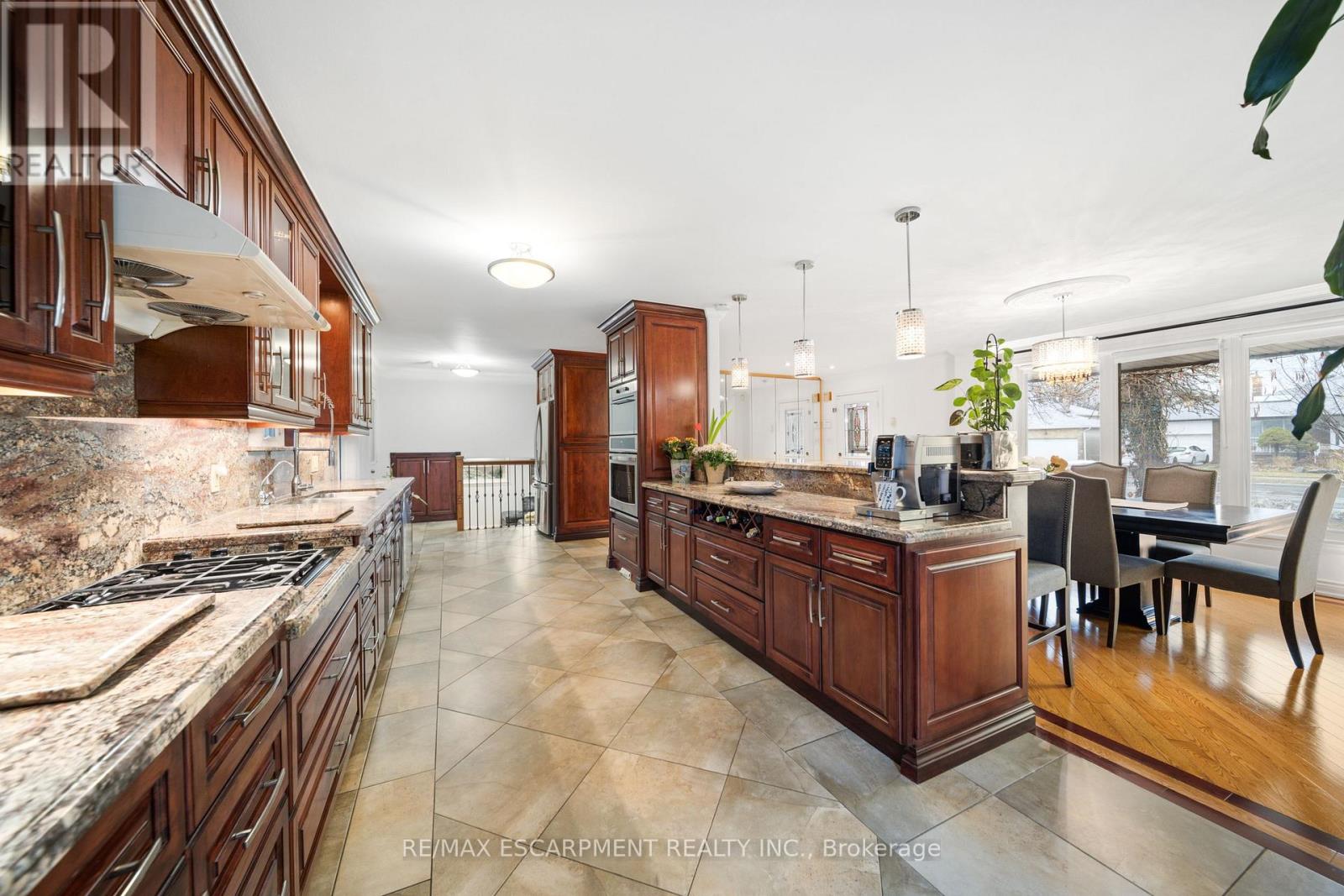 1045 BLOOR STREET - 15