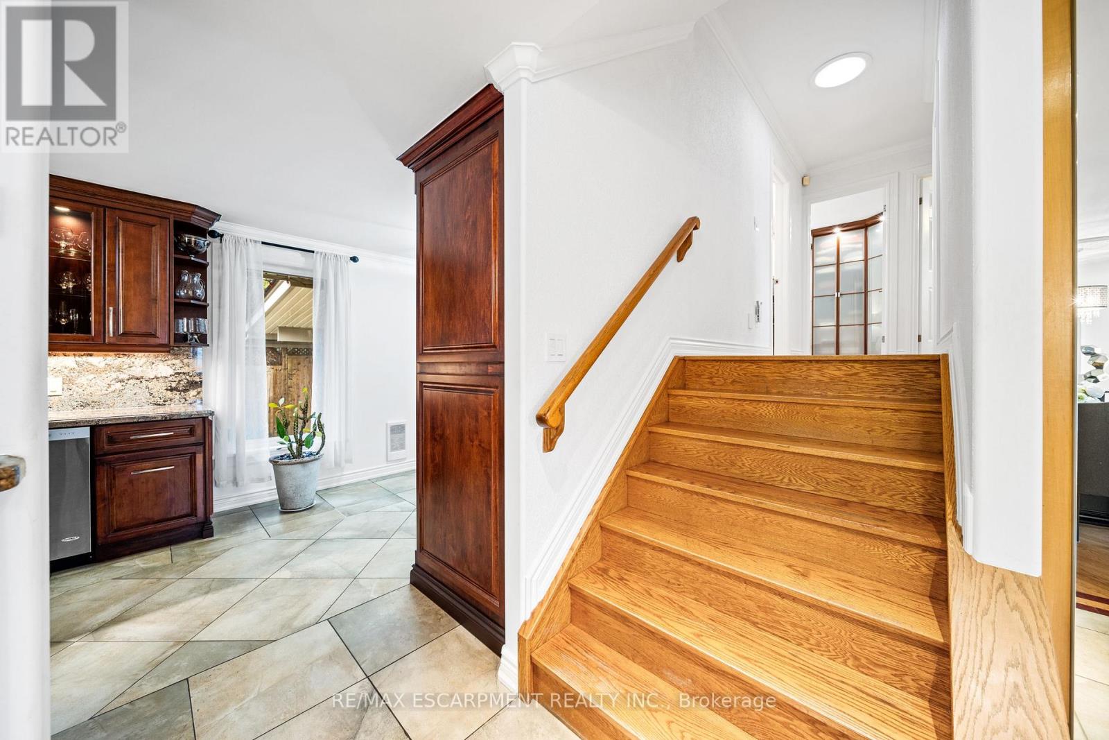 1045 BLOOR STREET - 17
