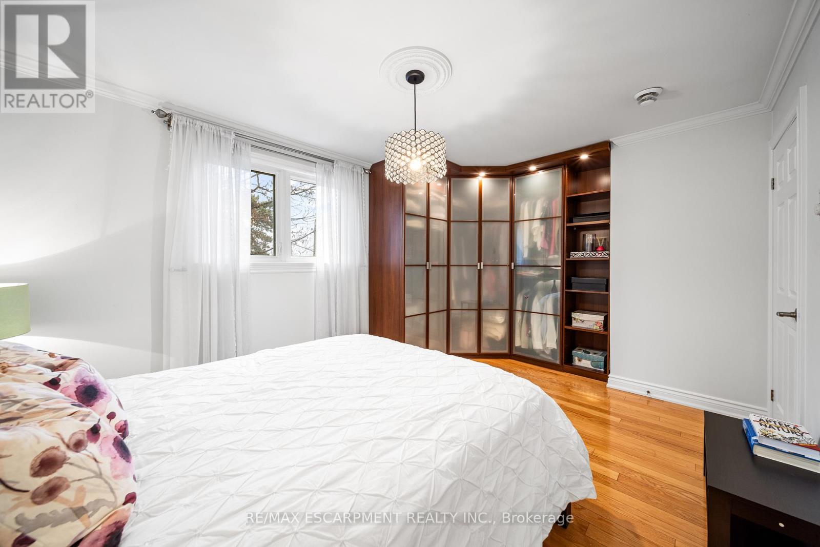 1045 BLOOR STREET - 22
