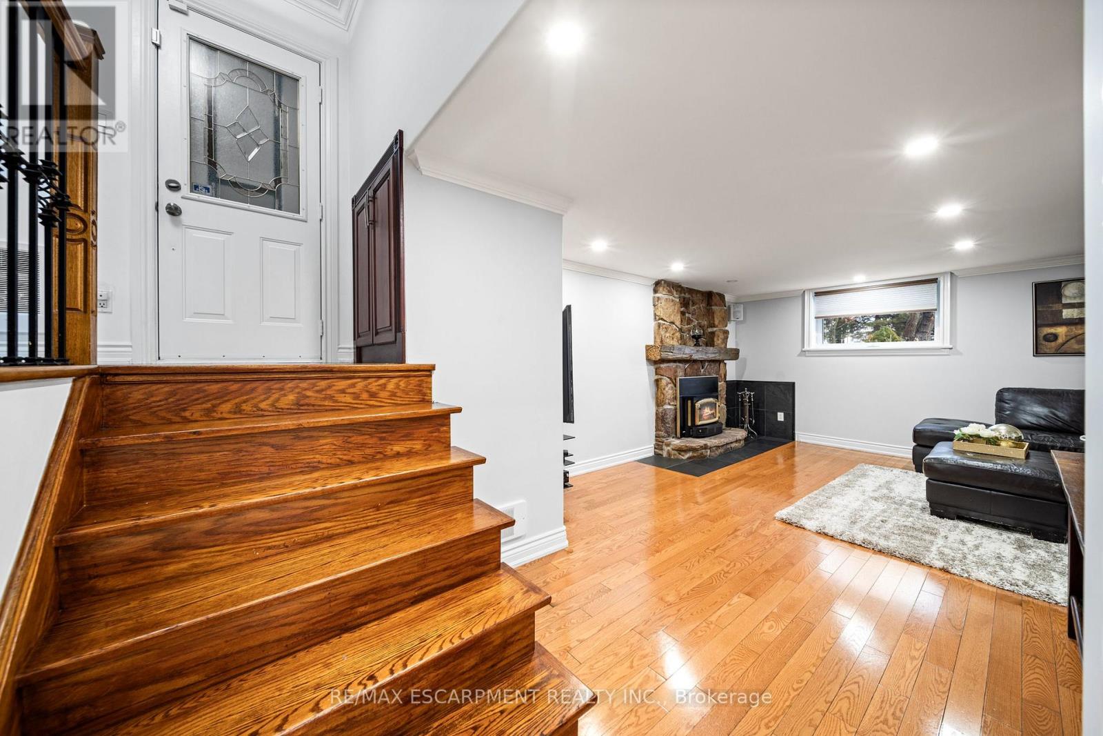 1045 BLOOR STREET - 24