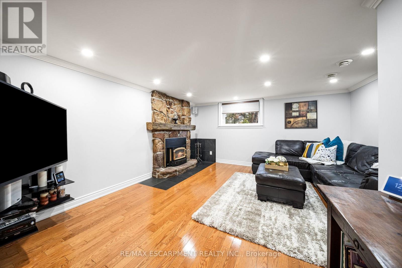 1045 BLOOR STREET - 25