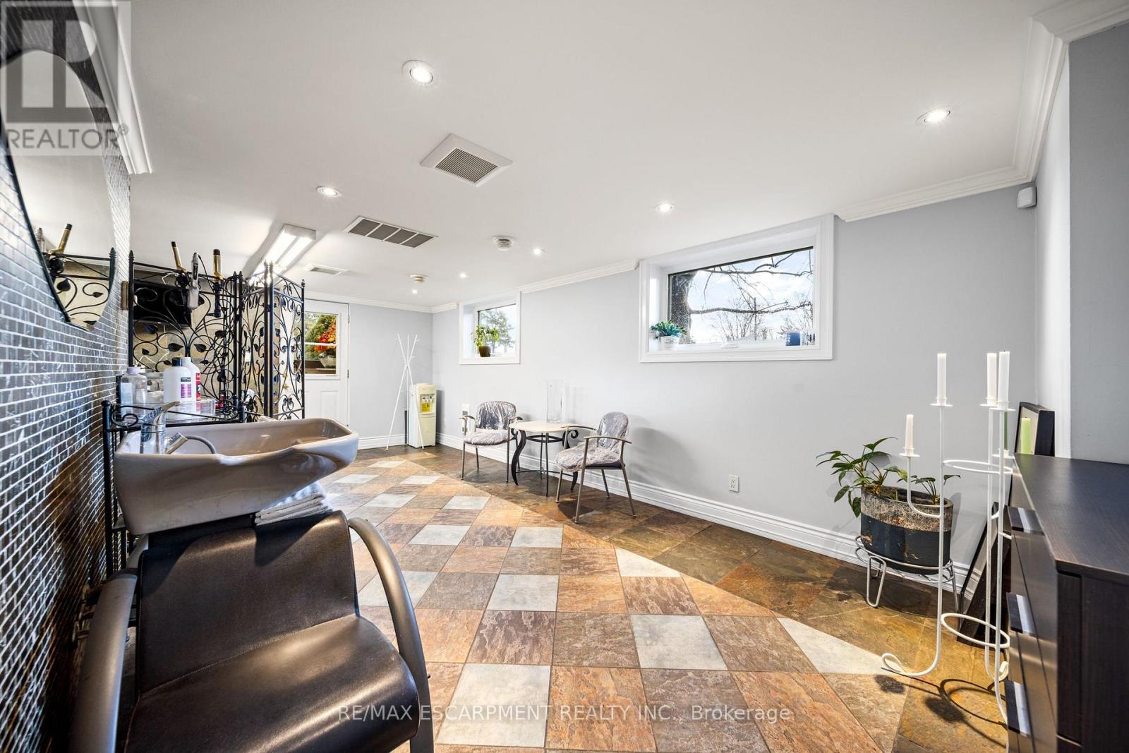 1045 BLOOR STREET - 28