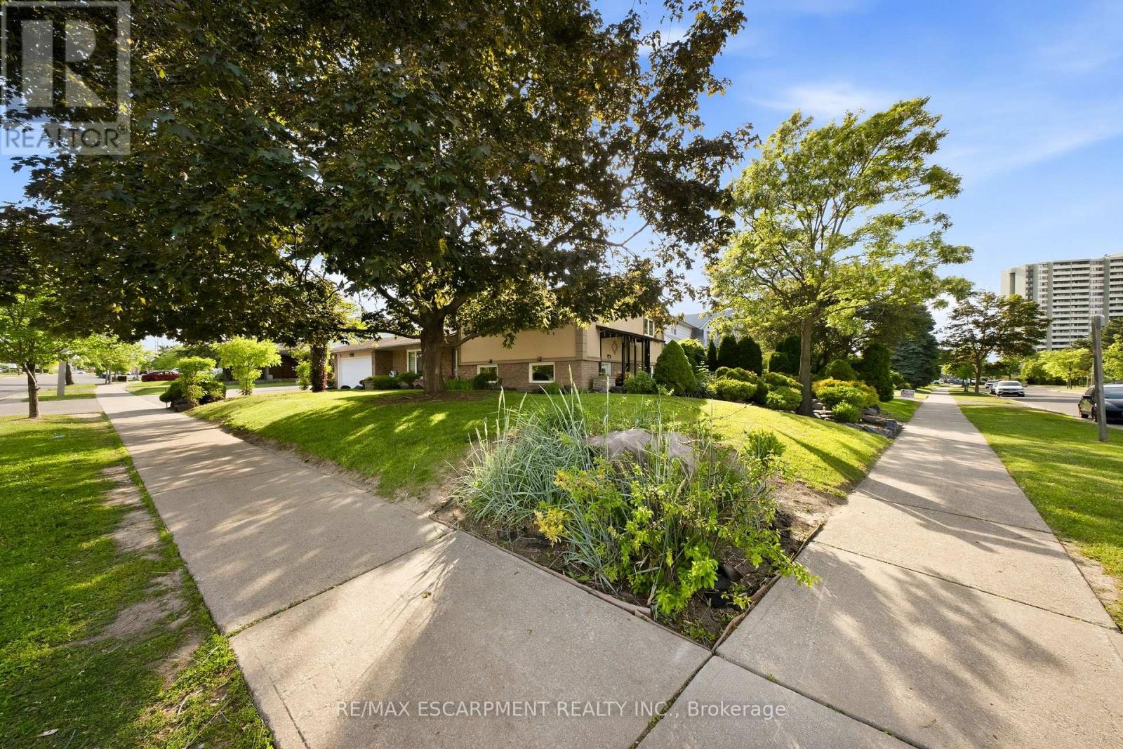 1045 BLOOR STREET - 3