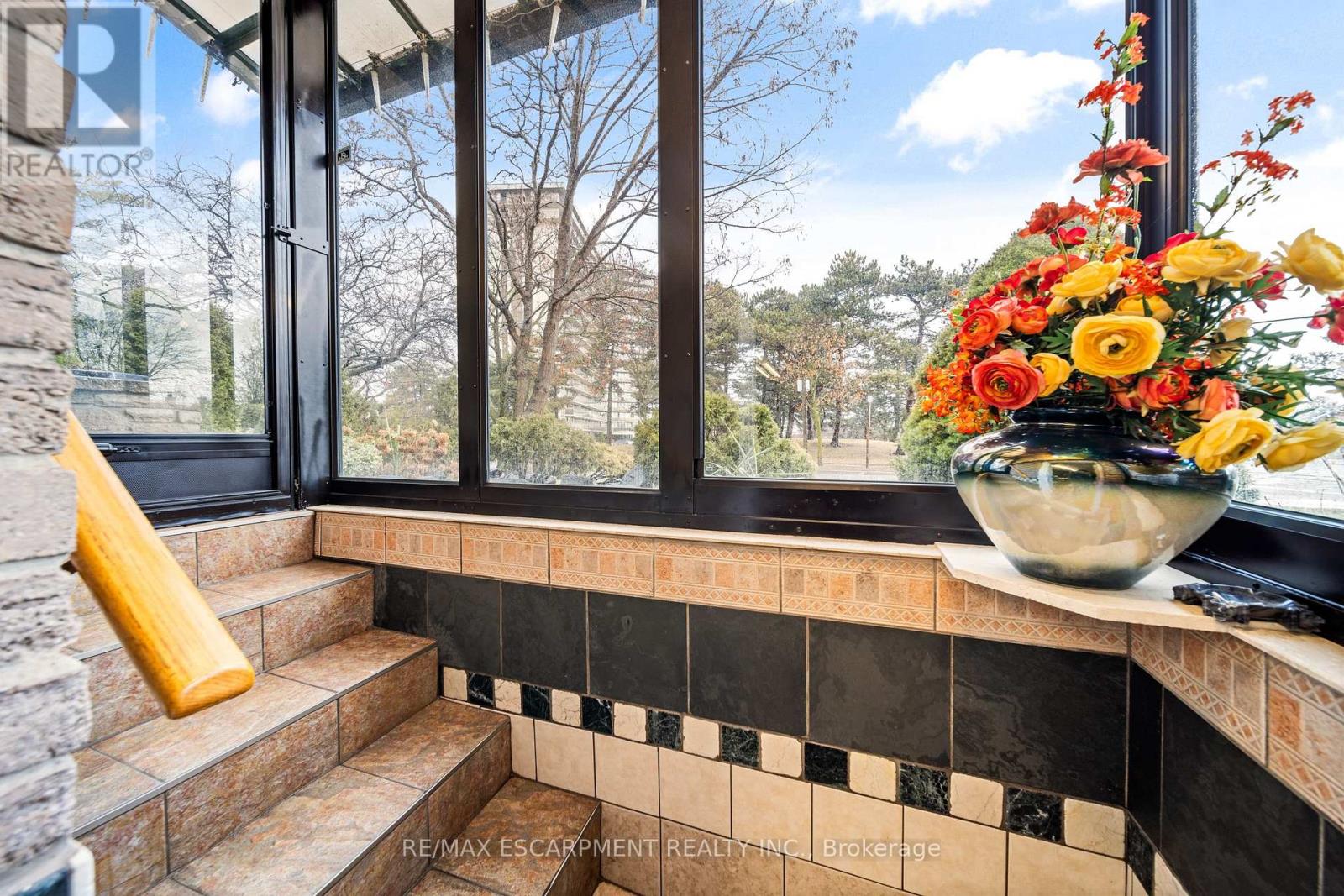 1045 BLOOR STREET - 31