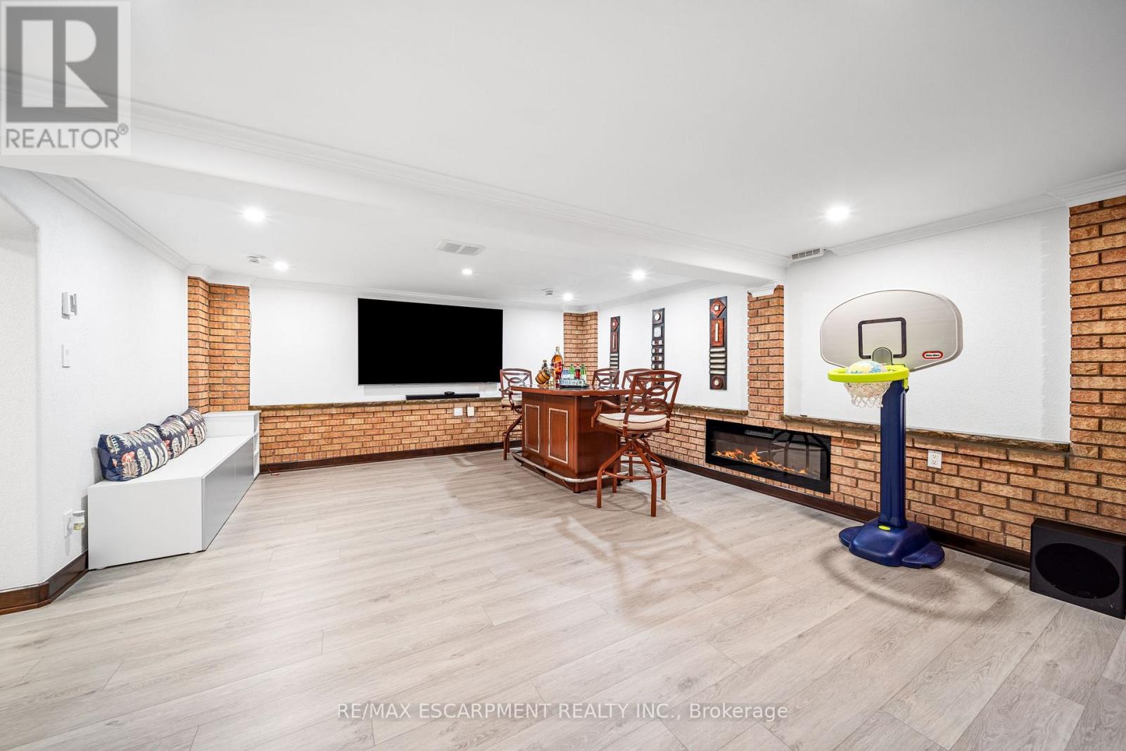 1045 BLOOR STREET - 33