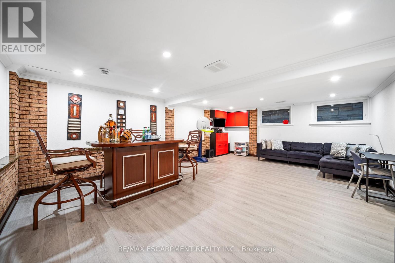 1045 BLOOR STREET - 34