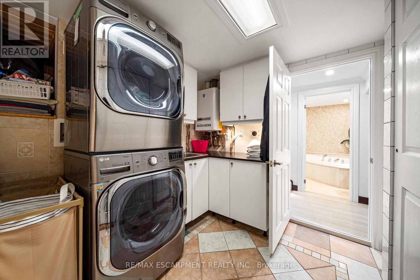 1045 BLOOR STREET - 37