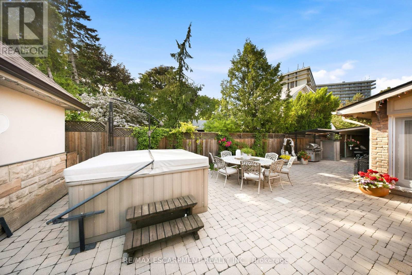 1045 BLOOR STREET - 42