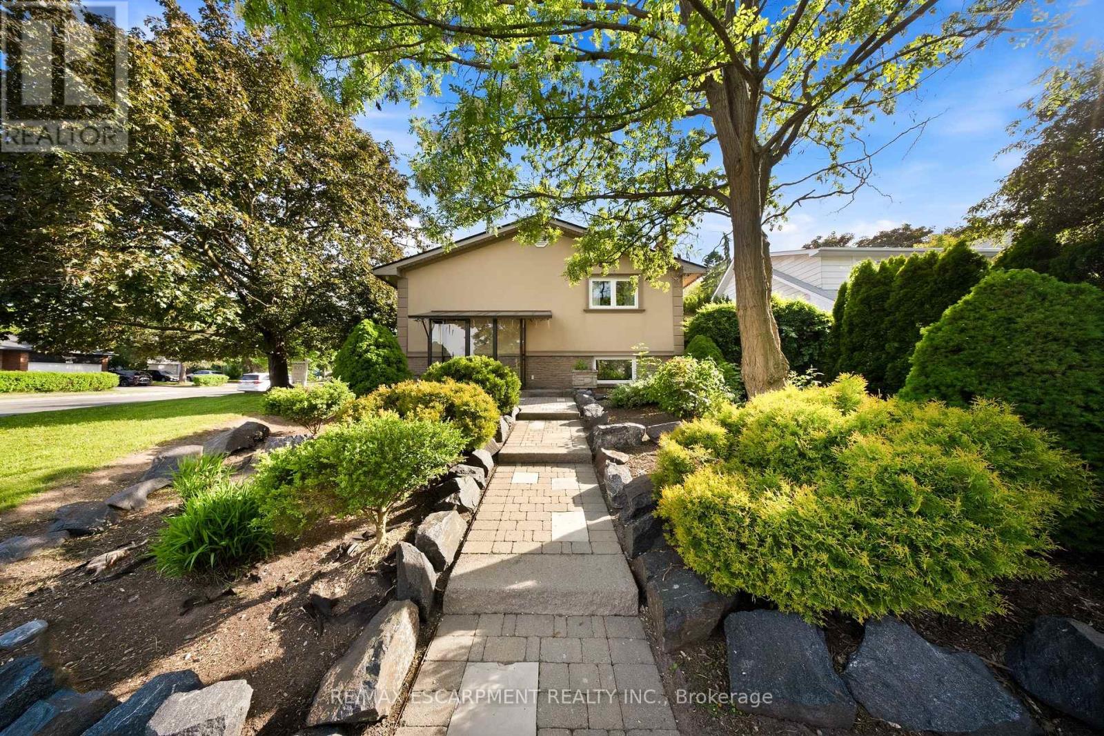 1045 BLOOR STREET - 5