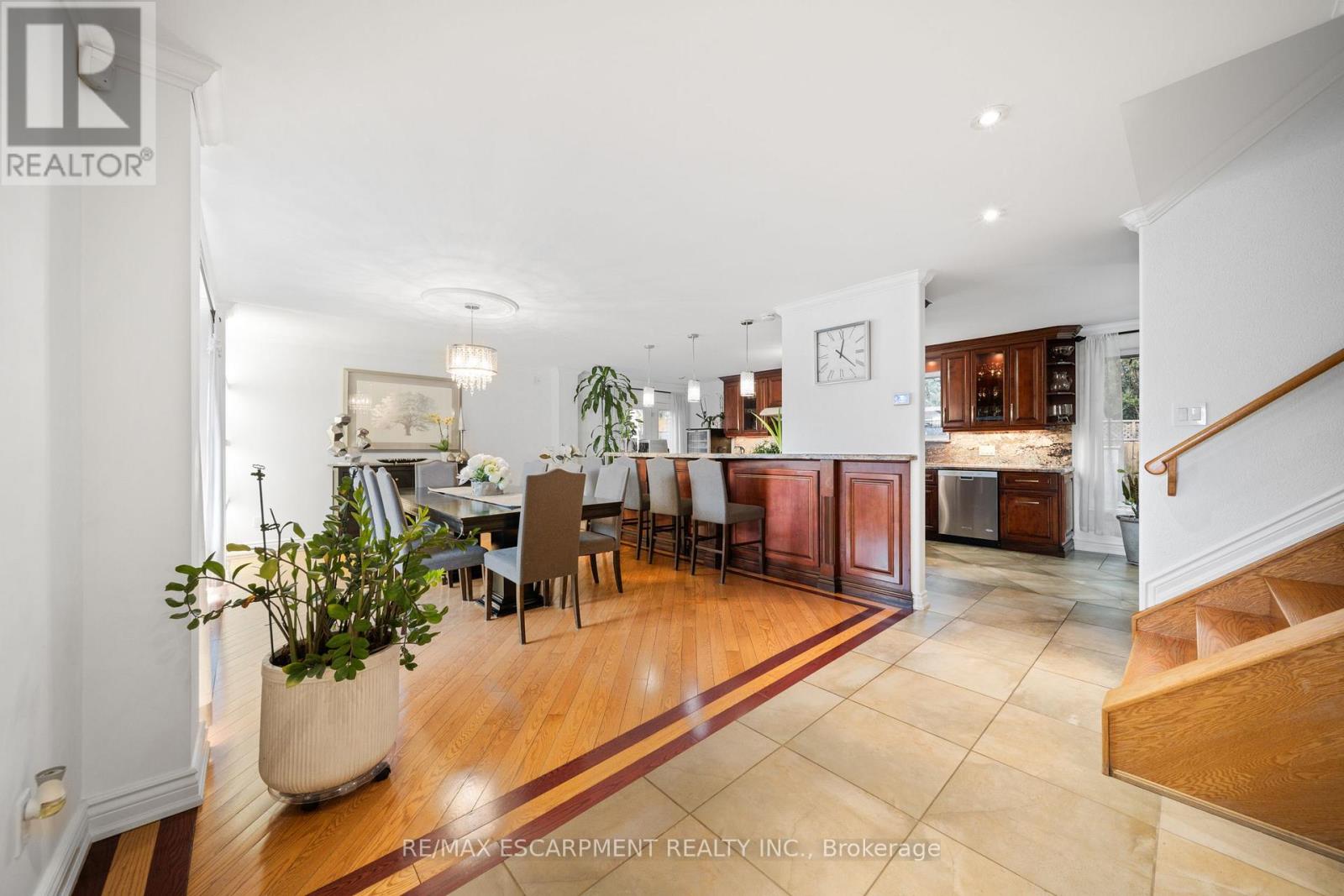 1045 BLOOR STREET - 6