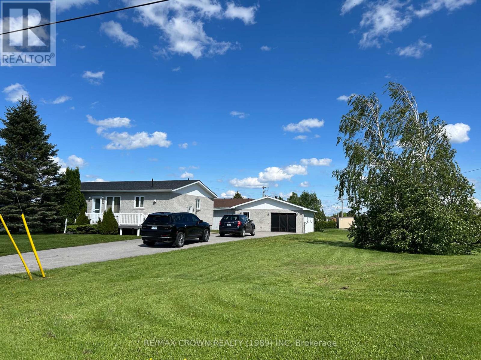 17 TREMBLAY, FAUQUIER AVENUE S - 1
