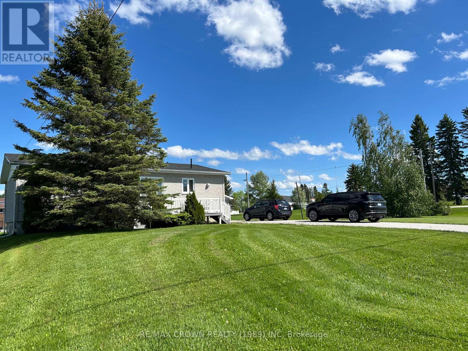 17 TREMBLAY, FAUQUIER AVENUE S - 2