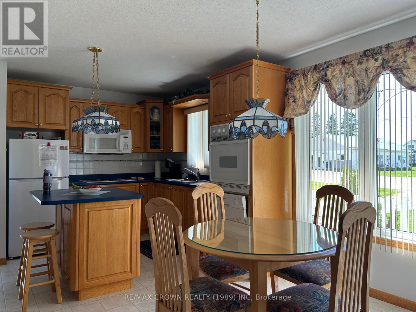 17 TREMBLAY, FAUQUIER AVENUE S - 23