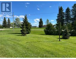 Living room - 17 Tremblay, Fauquier Avenue S, Kapuskasing, ON P0L1G0 Photo 9