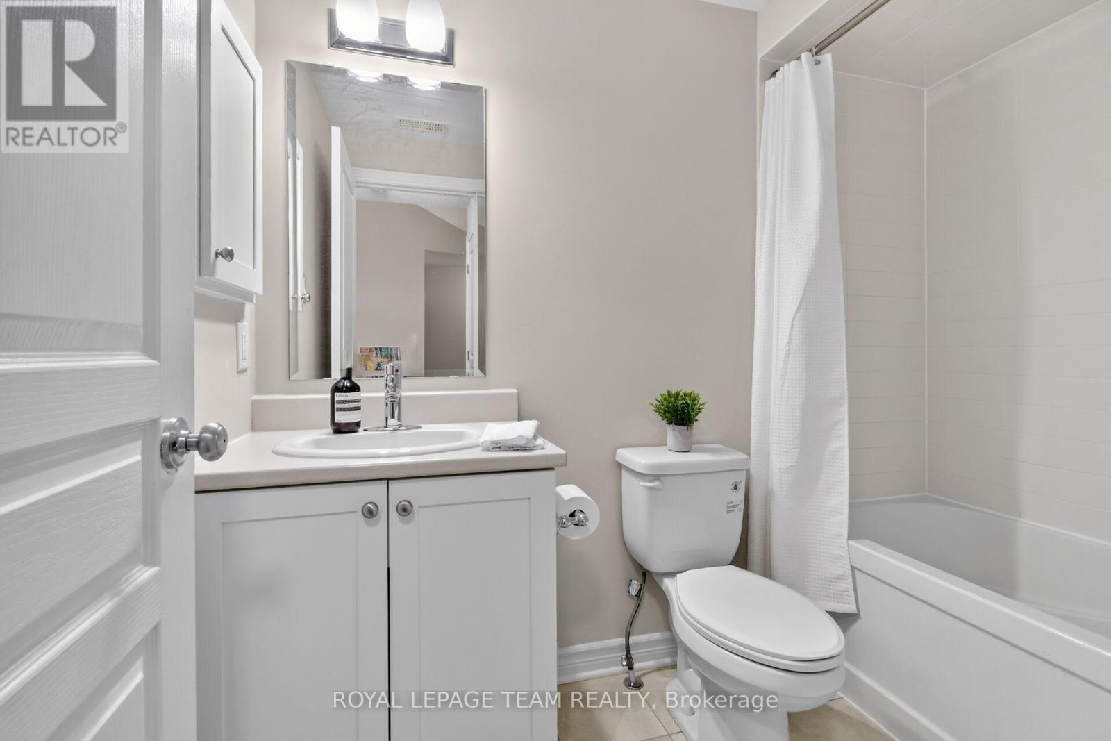 2 Bed, 2 Bath House for Rent in Ottawa – H – 1013 BERYL PRIVATE, Ottawa – MLS# X13451642 - Image 36