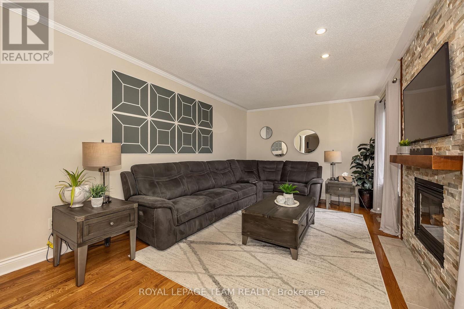 7067 DONWEL DRIVE - 14