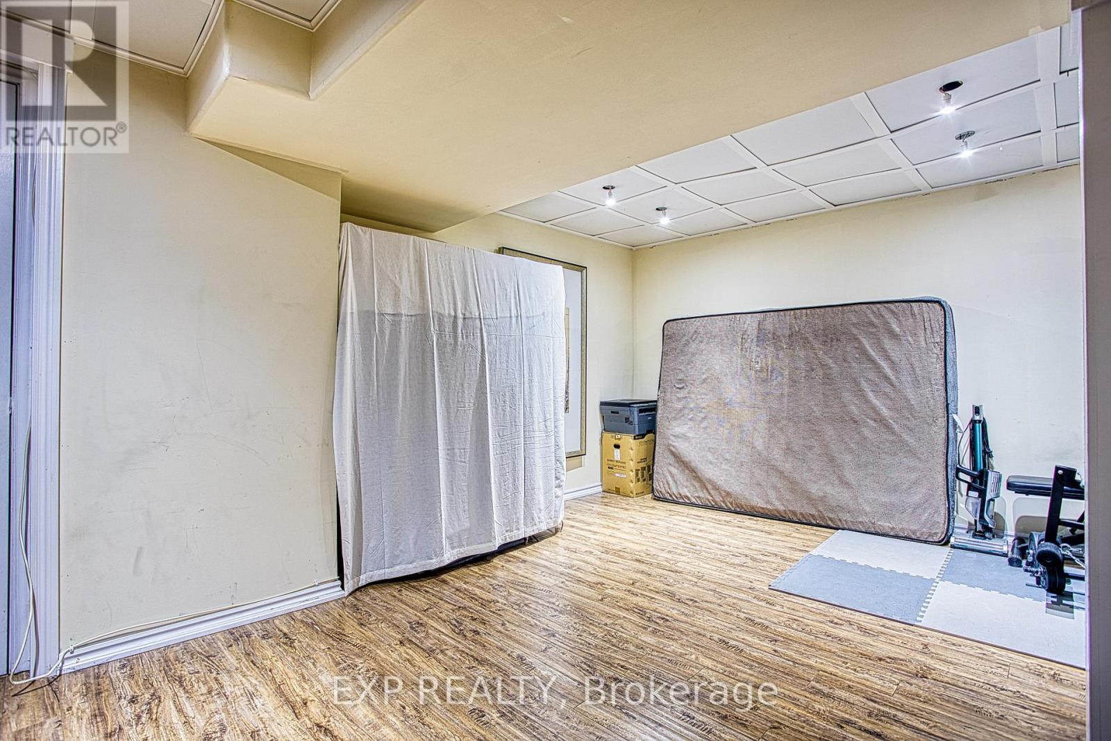 206 SPRINGSTEAD AVENUE - 28