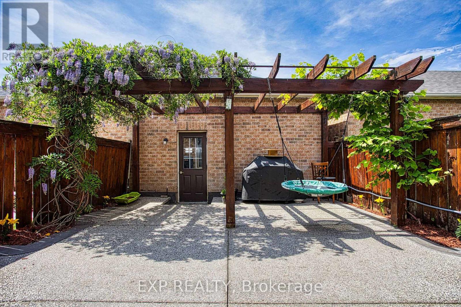 206 SPRINGSTEAD AVENUE - 35