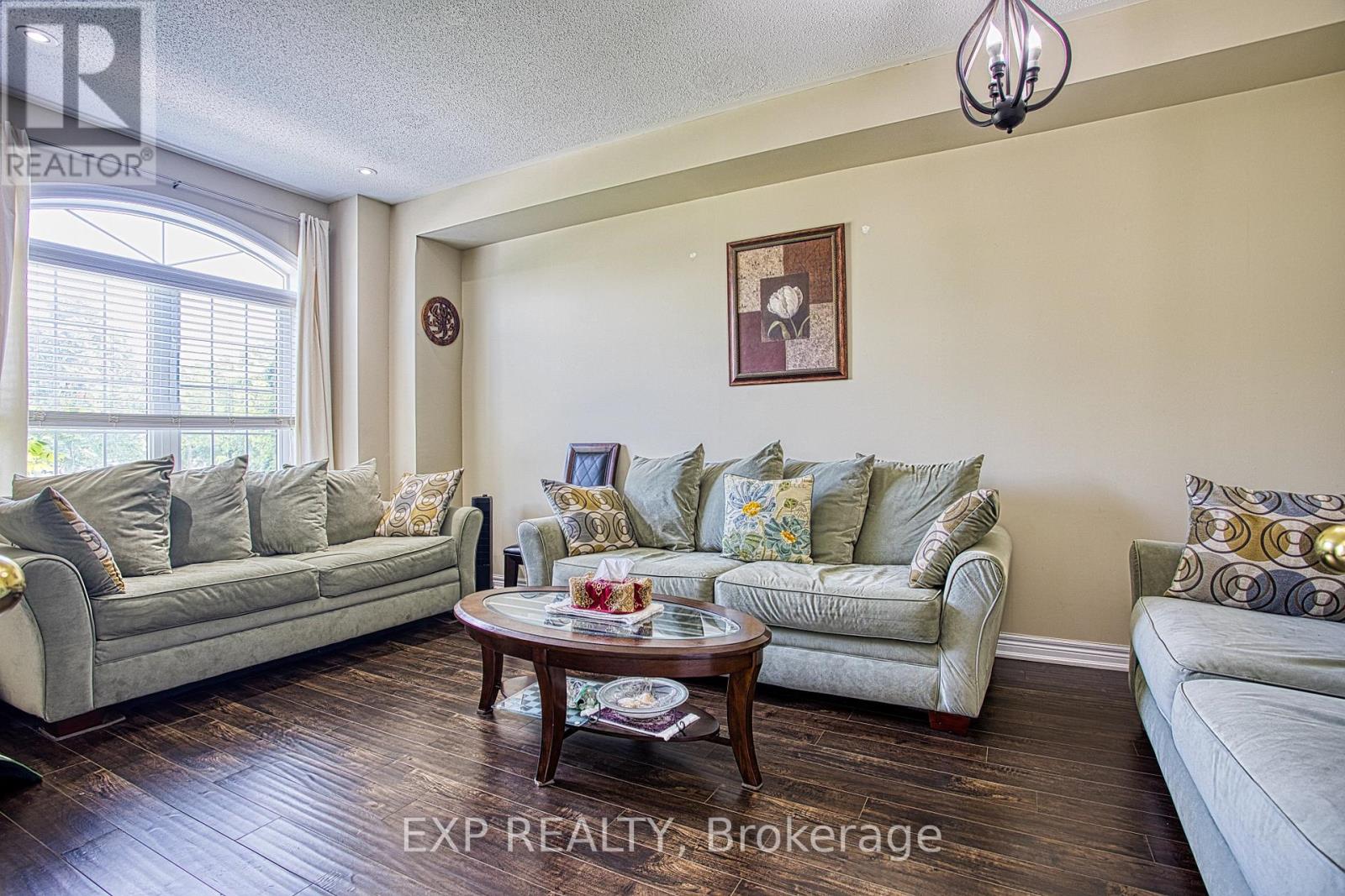 206 SPRINGSTEAD AVENUE - 4