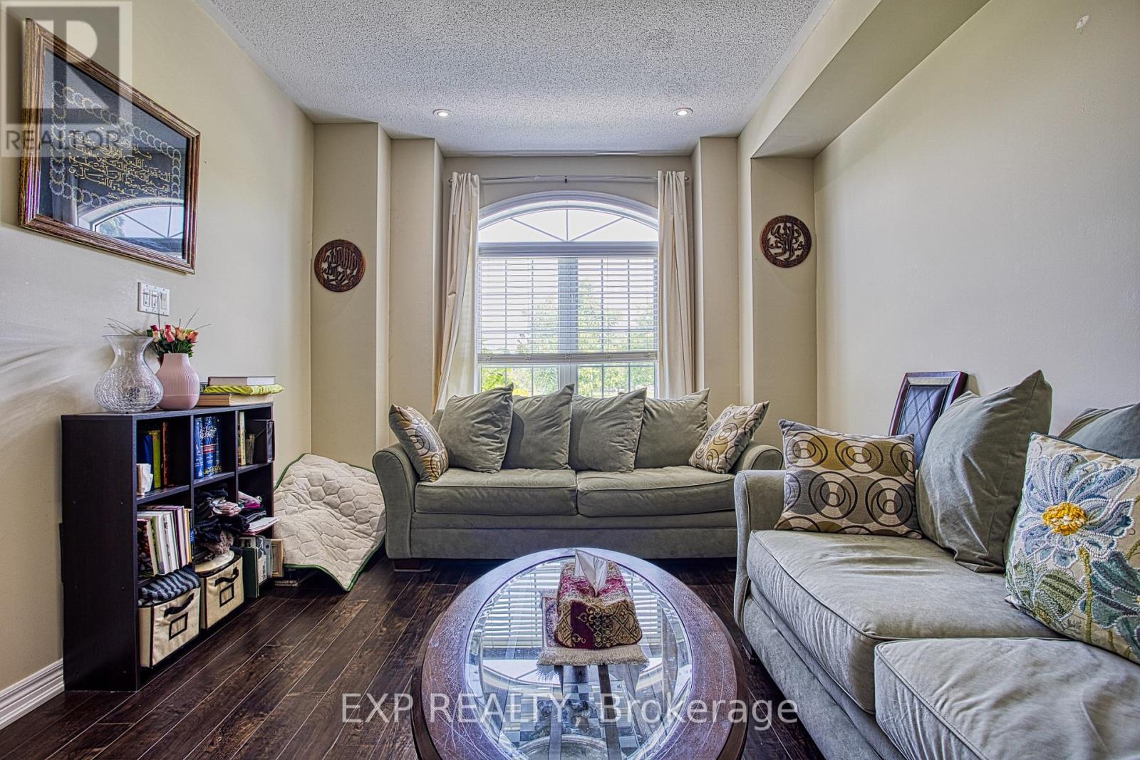 206 SPRINGSTEAD AVENUE - 5