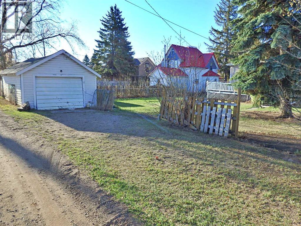 4812 51 Avenue - 6