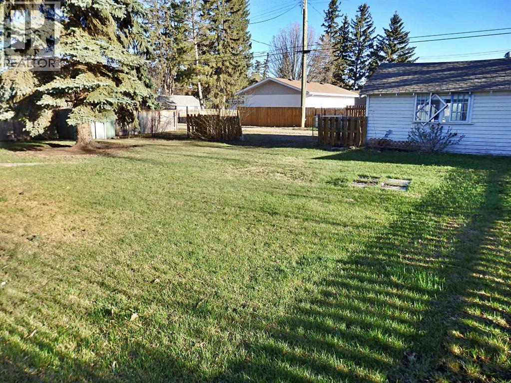 4812 51 Avenue - 2