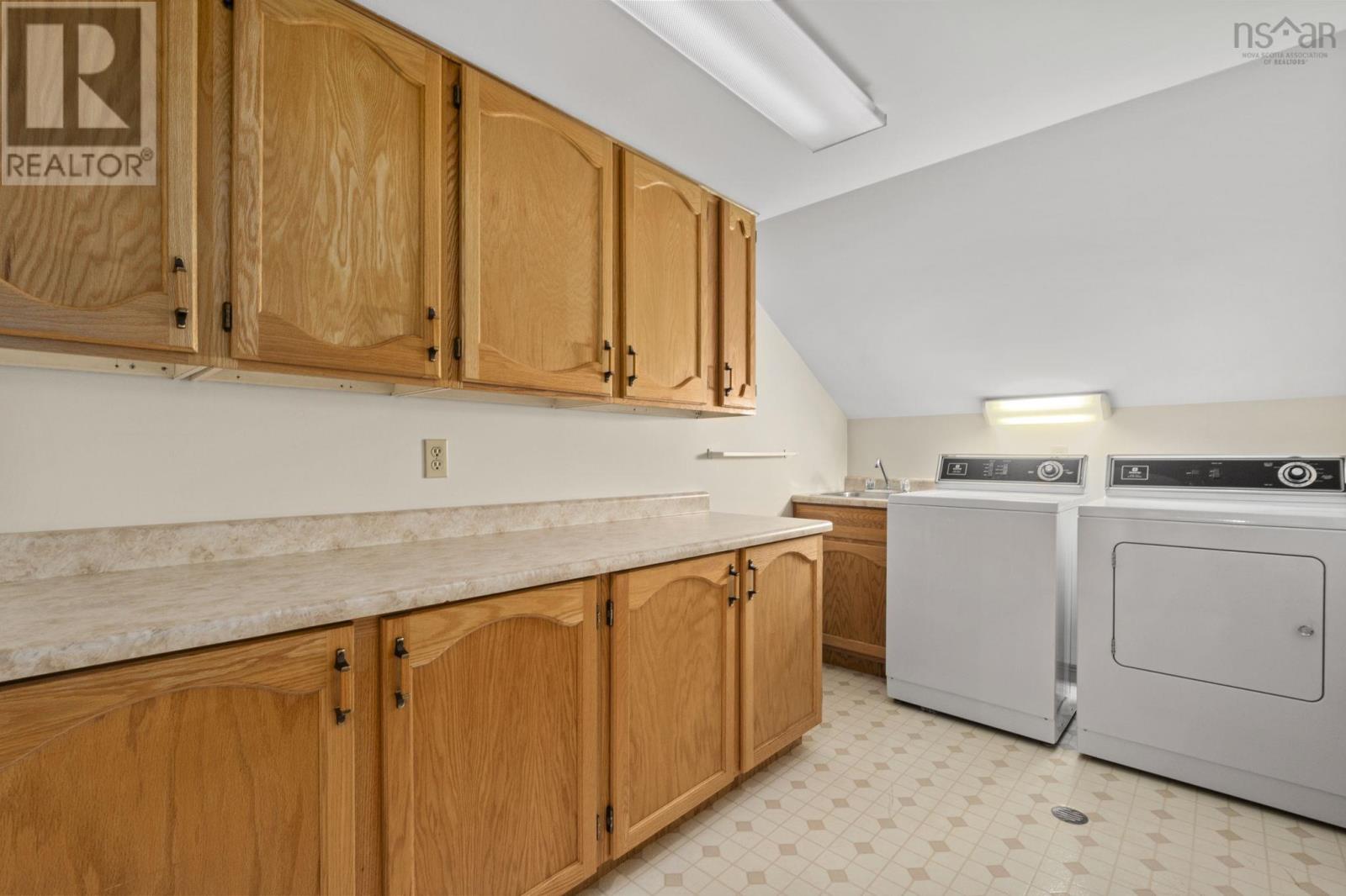 Property 15 of 40 of 50 Greenborough Crescent