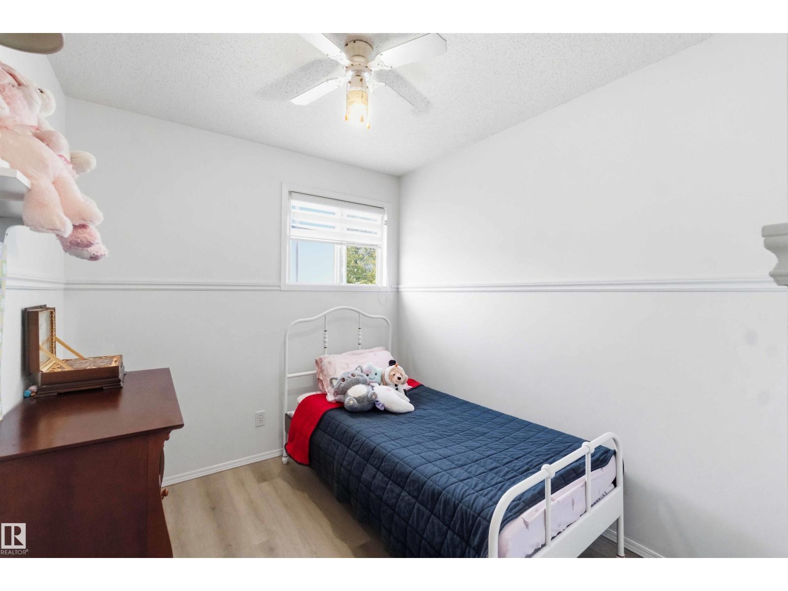 18808 72A AV NW - 27